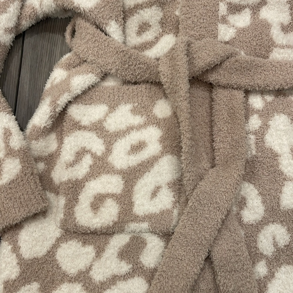 Styled Collection Robe - Picture 2 of 4